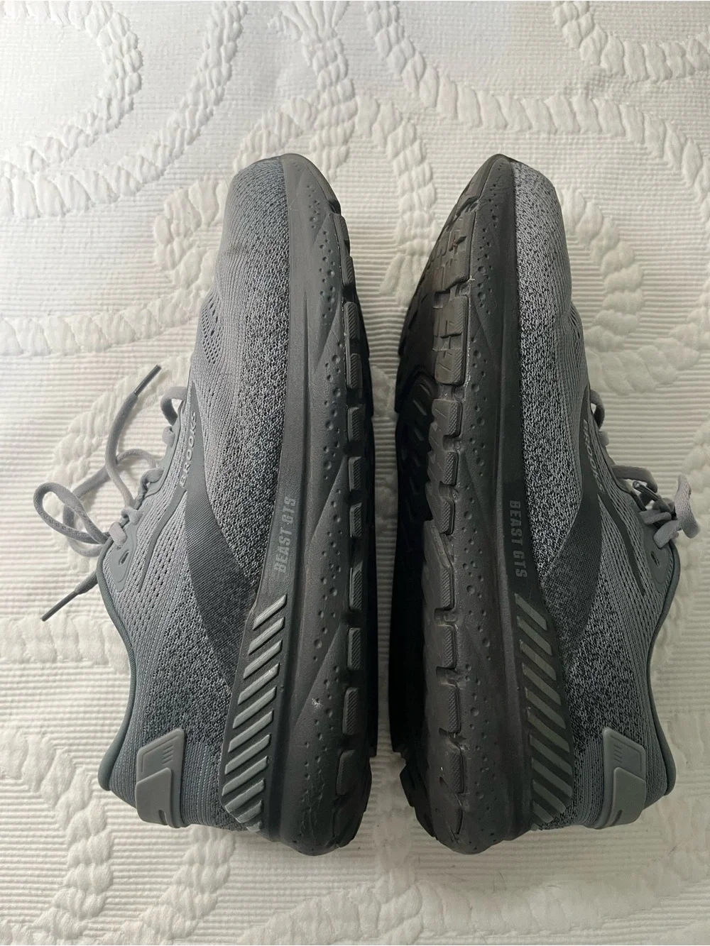 Brook Beast GTS 24 Wide Men’s 11.5 — Gray and Ebony - 1104252E069
